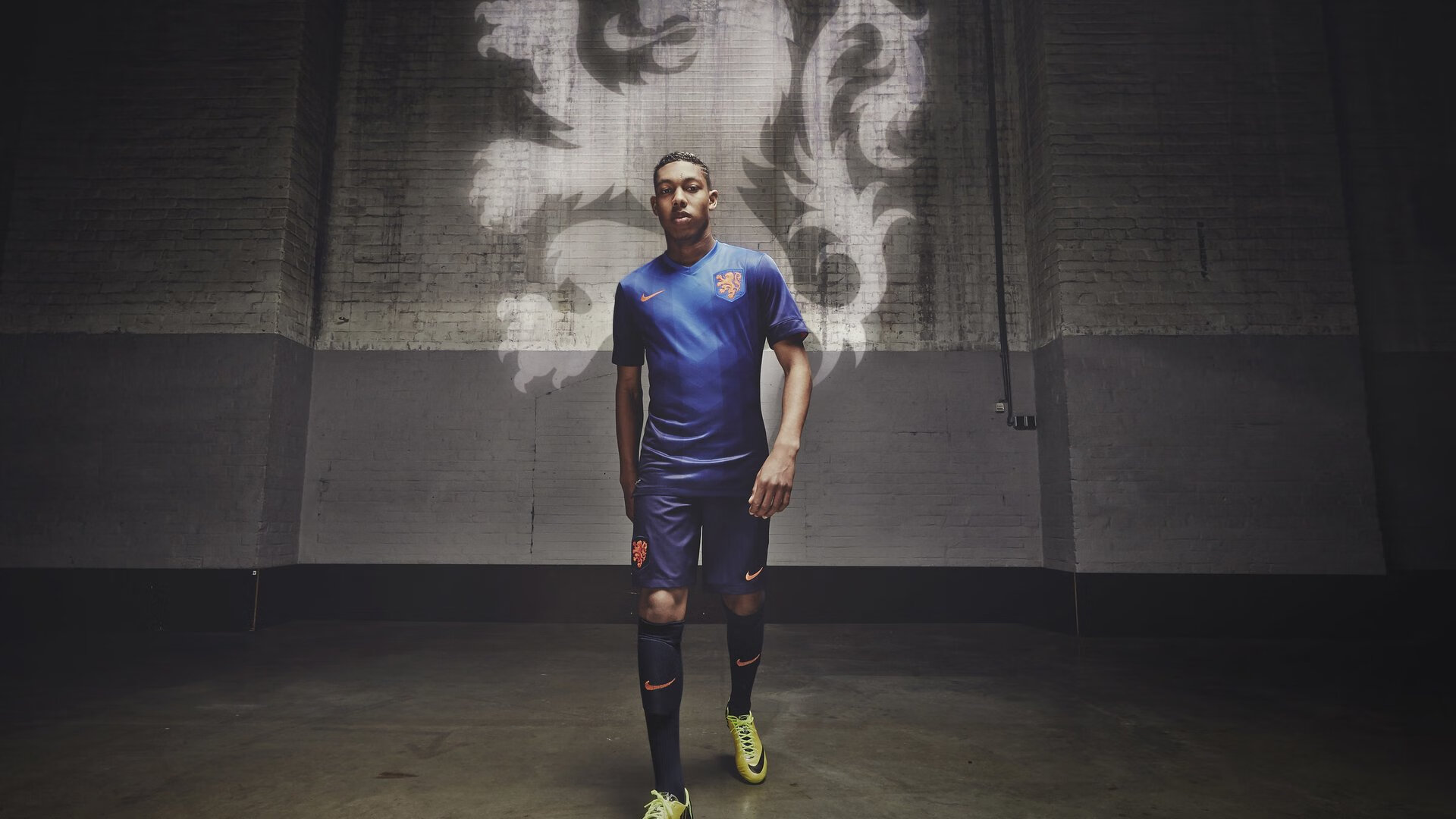 评论员指出中超联赛存在的问题，中超评球